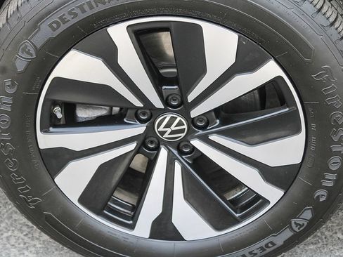 Used 2024 Volkswagen Atlas SE AWD/4WD image 10