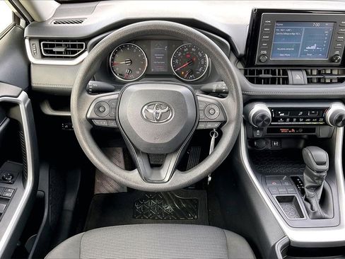 Used 2019 Toyota RAV4 LE image 8