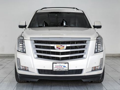 Used 2015 Cadillac Escalade Premium AWD/4WD image 3