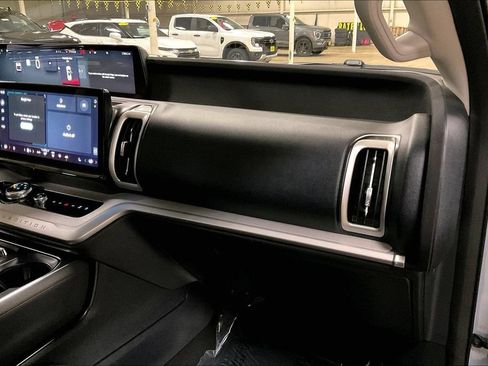 Certified 2025 Ford Expedition Active AWD/4WD image 15