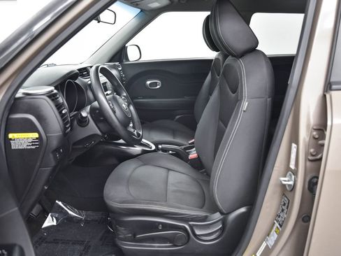 Used 2015 Kia Soul image 11