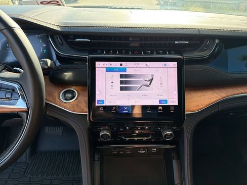 Used 2023 Jeep Grand Cherokee Summit AWD/4WD image 26