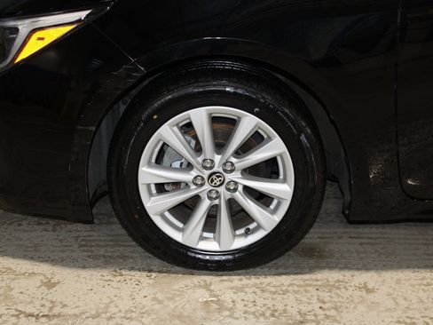 Used 2024 Toyota Corolla SE image 6