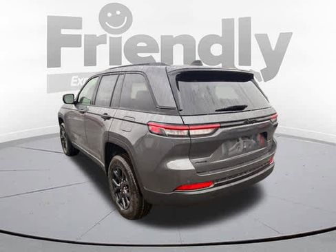 New 2025 Jeep Grand Cherokee Laredo image 7