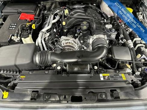 Used 2024 Jeep Wrangler Sahara w/ Technology Group image 9