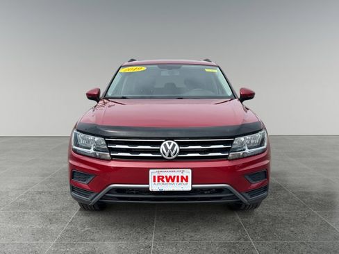 Used 2019 Volkswagen Tiguan SE w/ Panoramic Sunroof Package image 9