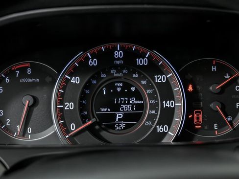 Used 2016 Honda Accord Sport image 22