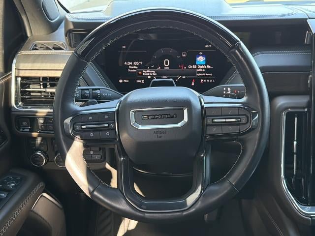 Used 2025 GMC Yukon Denali Ultimate AWD/4WD image 31