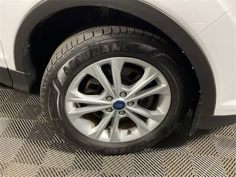 Used 2019 Ford Escape SE image 35