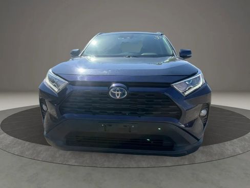 Used 2019 Toyota RAV4 XLE w/ Convenience Package AWD/4WD image 2
