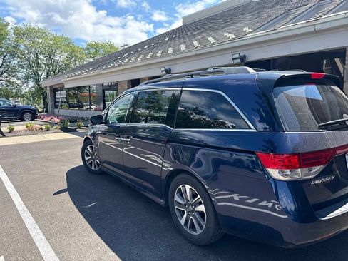 Used 2015 Honda Odyssey Touring Elite image 5