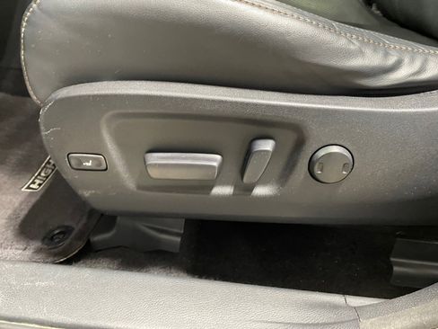 Used 2016 Toyota Highlander Limited Platinum image 10