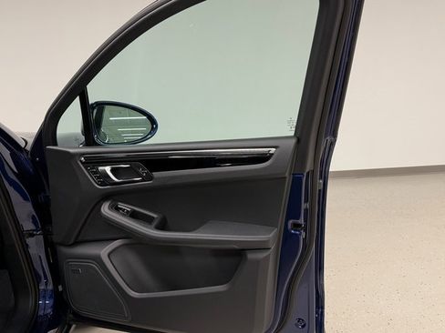Certified 2026 Porsche Macan image 33