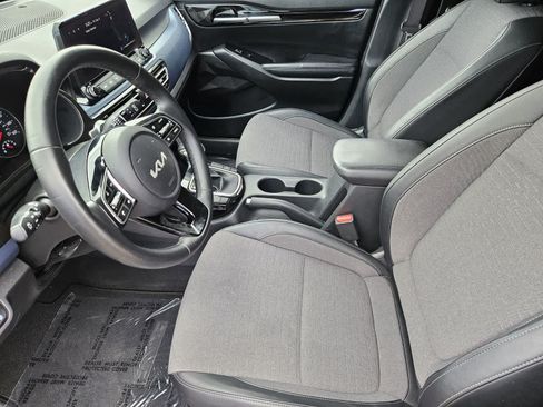 Used 2023 Kia Seltos S w/ Navigation Package FWD image 11