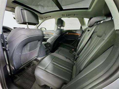 Certified 2023 Audi Q5 e Premium Plus w/ Premium Plus Package image 4