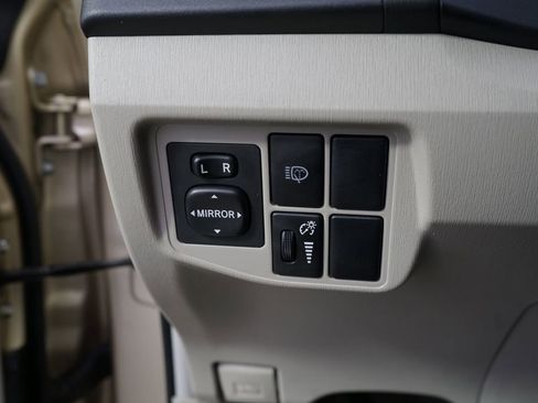 Used 2010 Toyota Prius Five FWD image 24
