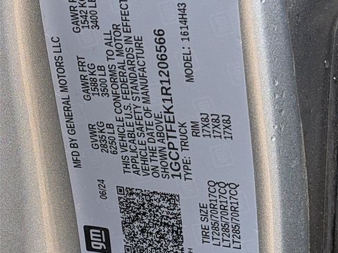 Used 2024 Chevrolet Colorado ZR2 w/ ZR2 Convenience Package III AWD/4WD image 12
