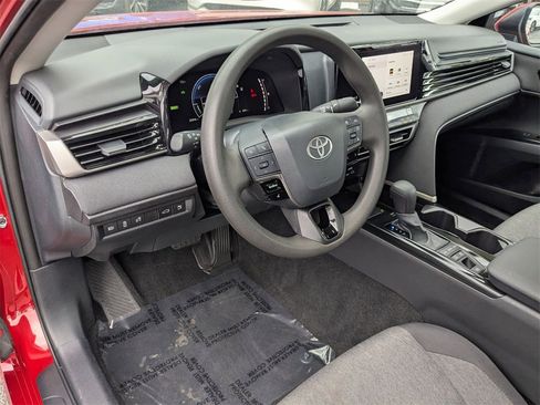 Used 2025 Toyota Camry LE image 13