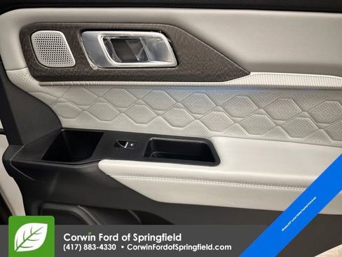 New 2026 Ford Explorer Platinum image 31