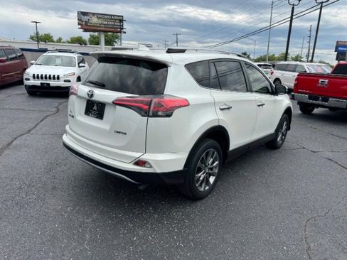 Used 2018 Toyota RAV4 Limited FWD image 3