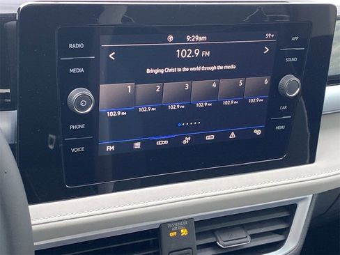 New 2026 Volkswagen Taos SE image 21