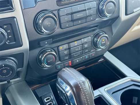 Certified 2018 Ford F150 Lariat image 14