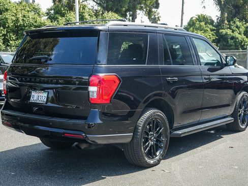 Used 2023 Ford Expedition XLT image 6