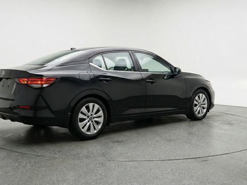 Used 2025 Nissan Sentra S image 9