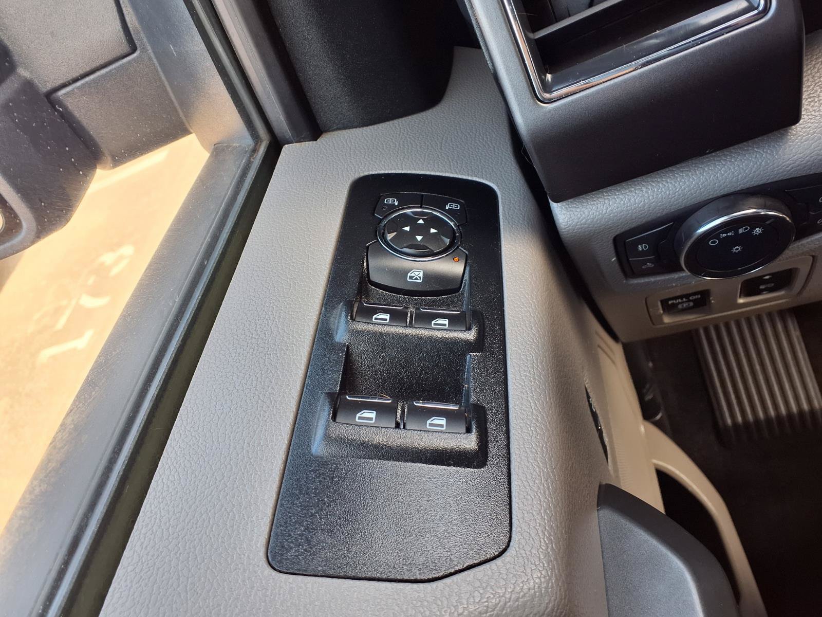 Used 2018 Ford F150 XLT w/ Equipment Group 302A Luxury AWD/4WD image 12