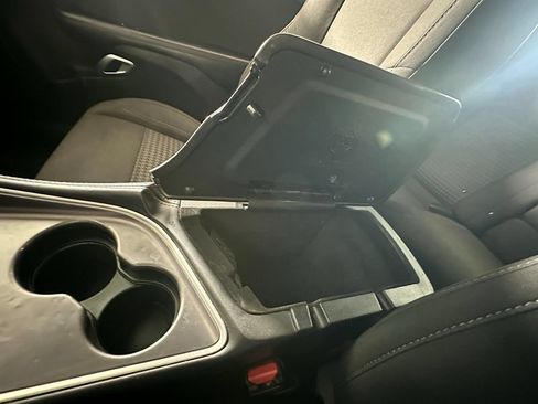 Used 2020 Dodge Challenger SXT RWD image 33