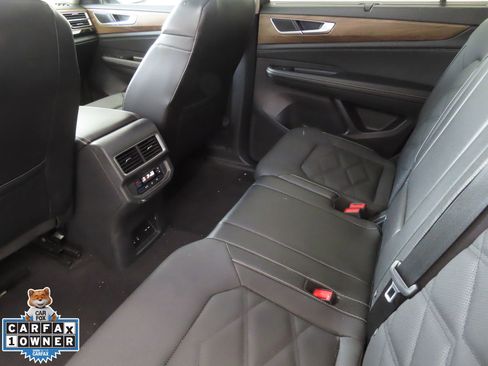 Used 2024 Volkswagen Atlas SE image 23