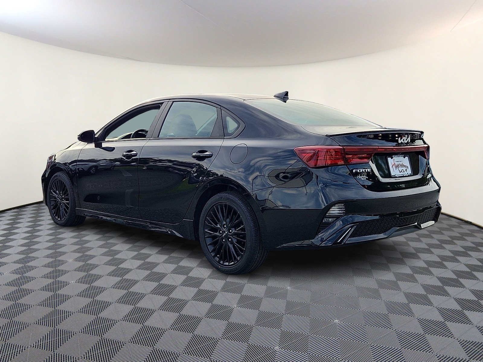 Used 2023 Kia Forte GT-Line w/ GT-Line Technology Package FWD image 4