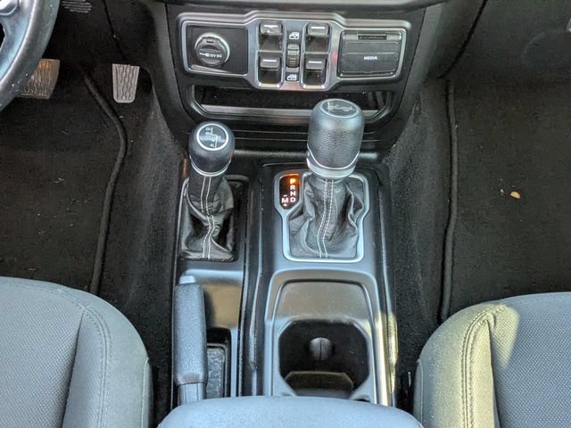 Used 2020 Jeep Wrangler Unlimited Sahara AWD/4WD image 16