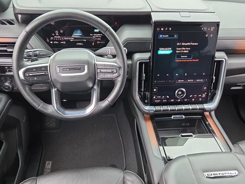 Used 2025 GMC Yukon Denali image 14