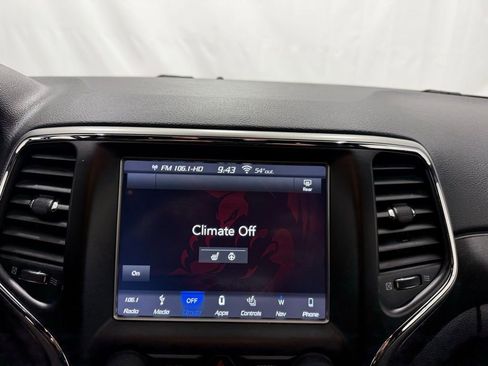 Used 2018 Jeep Grand Cherokee Altitude image 35