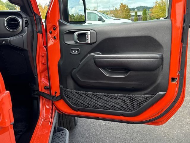 Used 2023 Jeep Wrangler Unlimited Sport AWD/4WD image 24