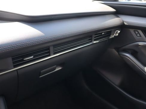 Used 2025 MAZDA MAZDA3 s FWD image 31