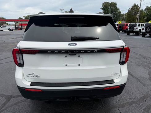 Used 2025 Ford Explorer Active AWD/4WD image 15