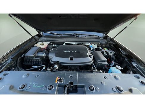 Used 2017 GMC Canyon SLE w/ SLE Convenience Package image 32