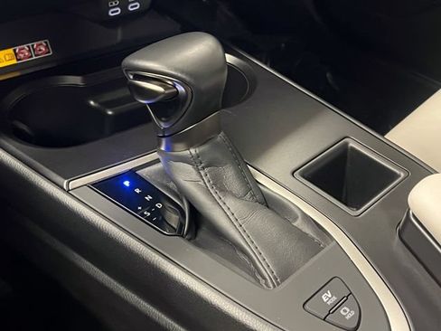 Certified 2024 Lexus UX 250h FWD image 21