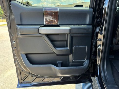 Used 2017 Ford F150 Platinum w/ Equipment Group 701A Luxury RWD image 22
