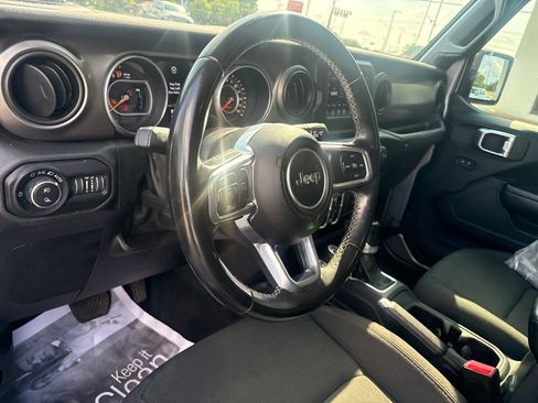 Used 2020 Jeep Gladiator Sport w/ Quick Order Package 24S AWD/4WD image 4