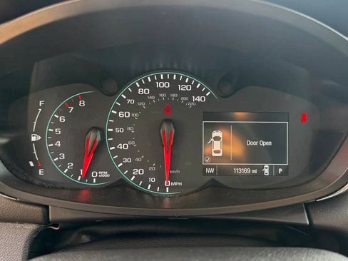 Used 2018 Chevrolet Trax LT w/ Sun & Sound Package AWD/4WD image 30