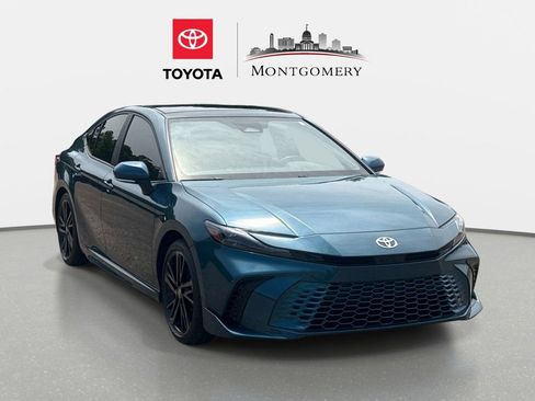 Used 2025 Toyota Camry XSE image 1