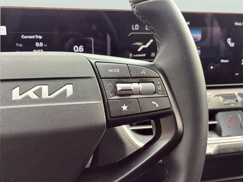 Used 2025 Kia K4 EX FWD image 33