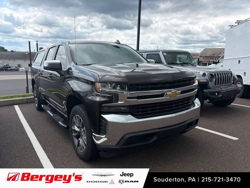 Used 2019 Chevrolet Silverado 1500 LT w/ Convenience Package AWD/4WD image 1