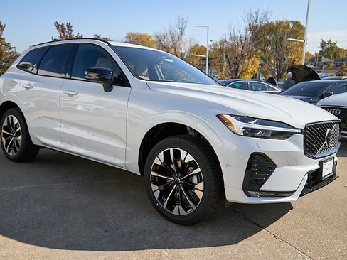 New 2026 Volvo XC60 B5 Plus w/ Protection Package Premier image 4