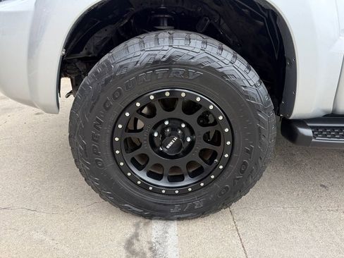Used 2006 Toyota 4Runner SR5 AWD/4WD image 42