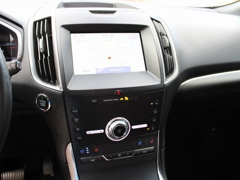 Used 2020 Ford Edge Titanium w/ Equipment Group 301A image 7