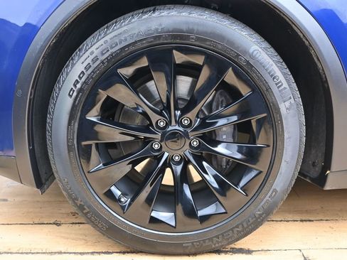 Used 2017 Tesla Model X 90D image 3